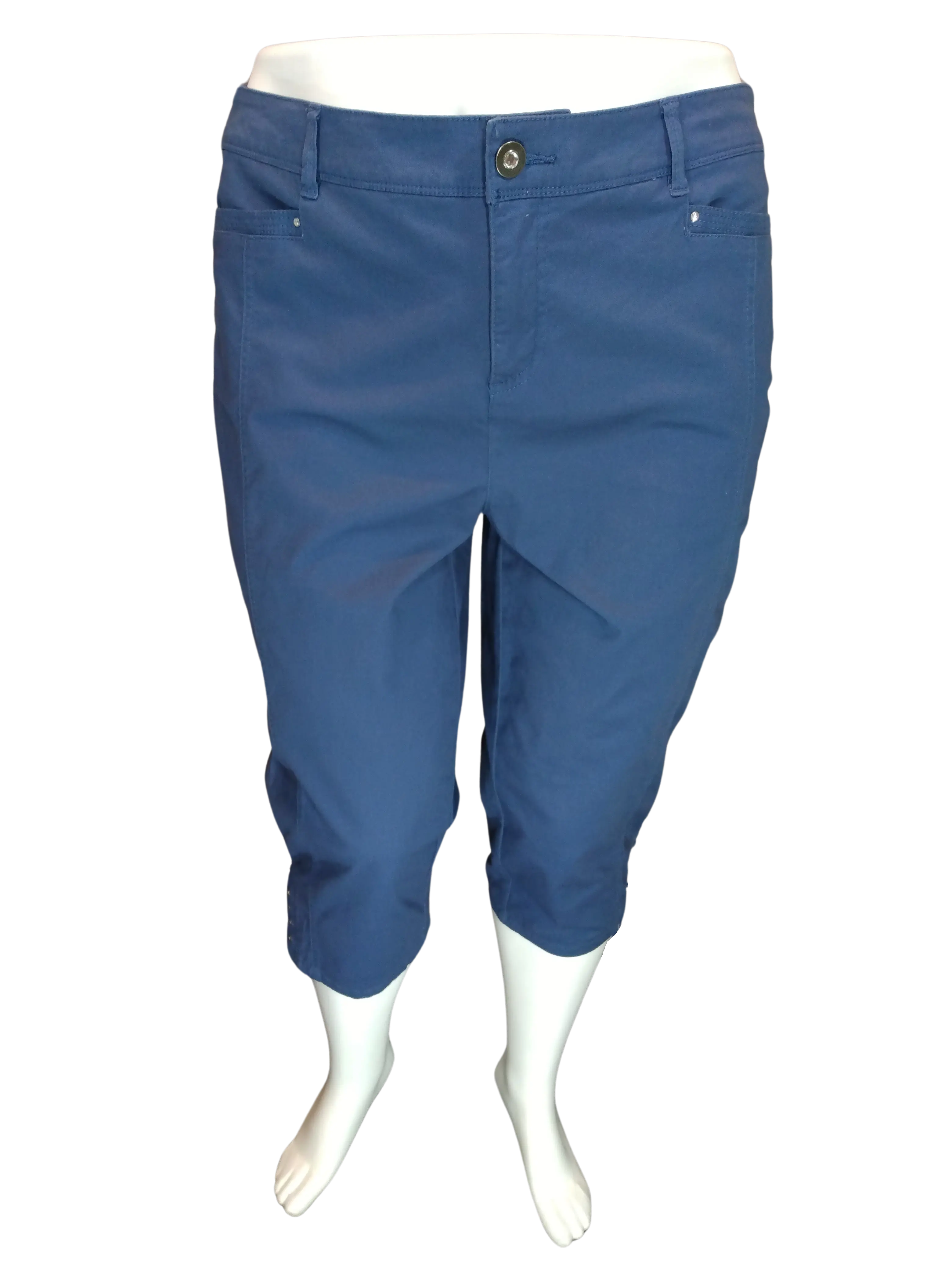 Style&Co Women’s Navy Mid Rise Tummy Control Capri, Size 16W