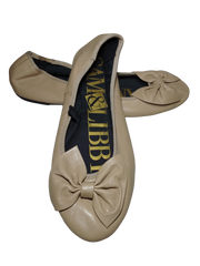 Sam & Libby Tan Flats with Bow – Elegant Size 6.5 Shoes for Everyday Comfort