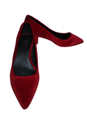 Simply Styled Red Velvet Shoe - Women's Size 7.5 | Luxurious & Comfortable Footwear