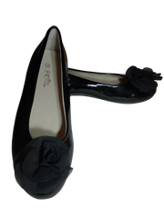 Pazitos Black Shiny Flats with Flower – Elegant Kids Shoes | Size 34
