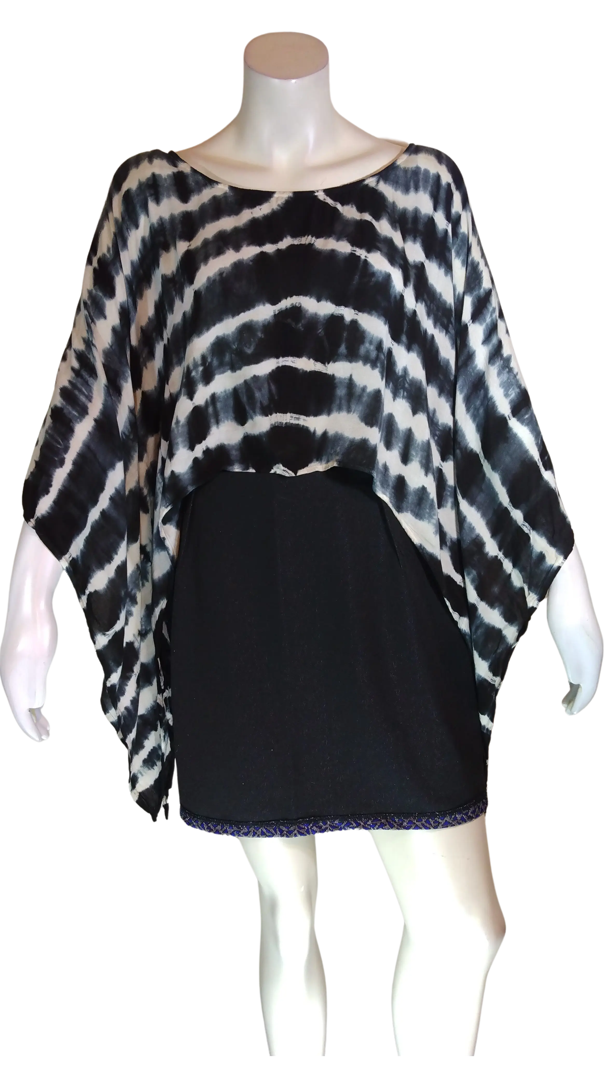 S.R. Fashion Women’s Green/Cream Crop Poncho, OSFA