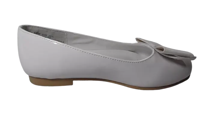 Nina Girl's Pegasus Little Kid Ivory Patent Satin Ballet Flats