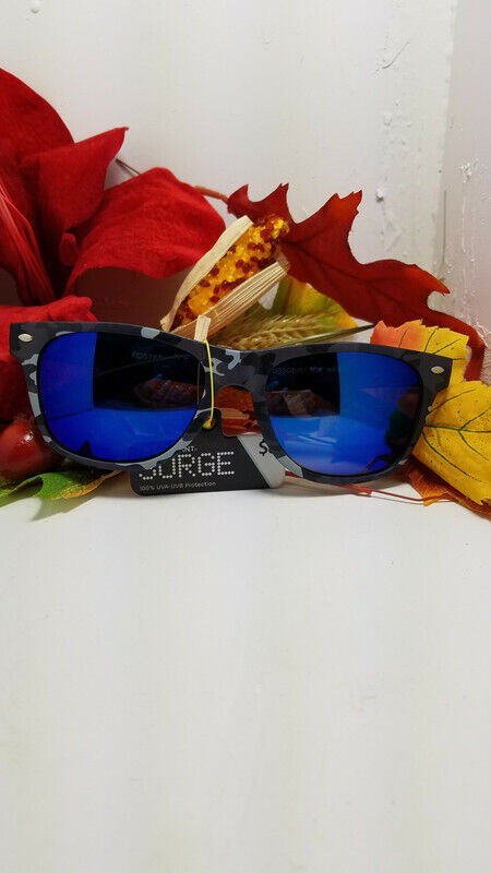Foster Grant black/blue Plastic Sunglasses