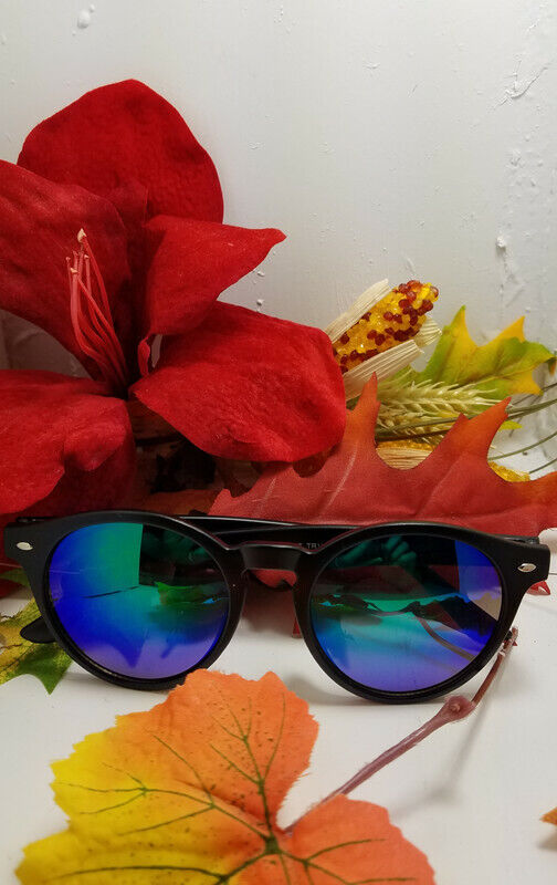 Diva General Collection Black Plastic Sunglasses