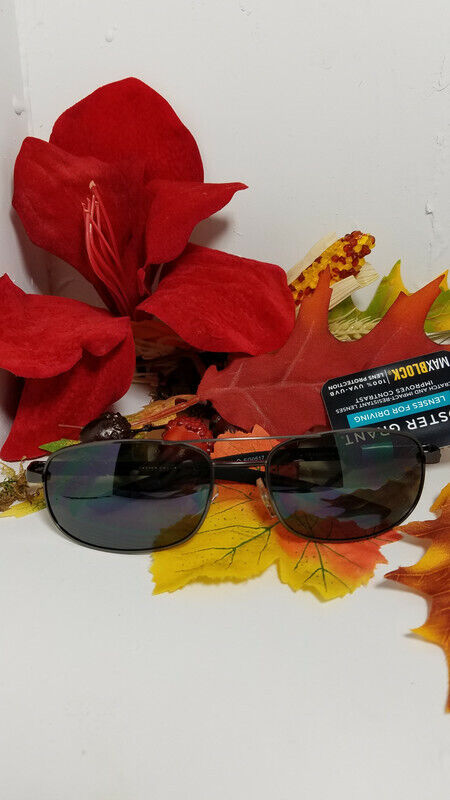 Foster Grant black Aviator Sunglasses