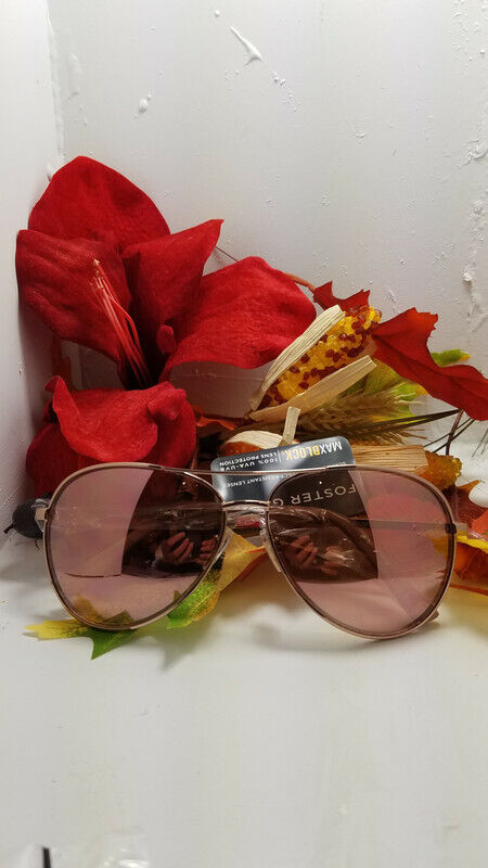 Foster Grant gold Metal Rim Sunglasses