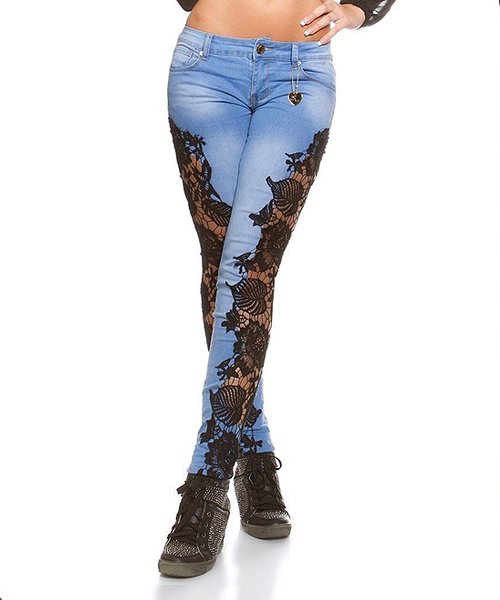 Charlie Charlie Charlotte